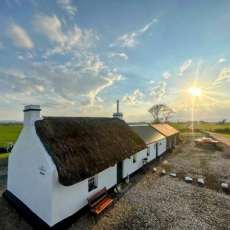 Cissy'S Cottage - Traditional Thatched Cottage, Near To Beach Aghanloo Extérieur photo